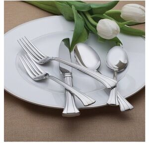 Waterford 65 piece cutlery set, serves 12